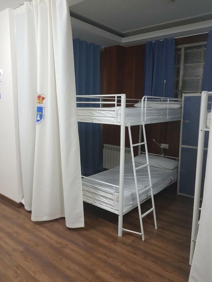 Albergue Turistico La Peregrina オビエド エクステリア 写真